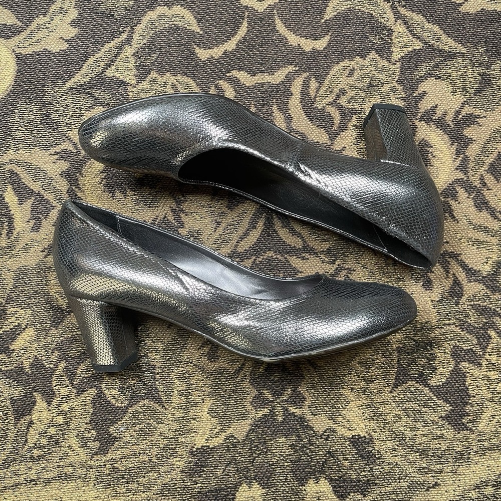 Aquatalia by Marvin k Black Chrome Block Heels Italy Womens Size 9.5 Fish Scale